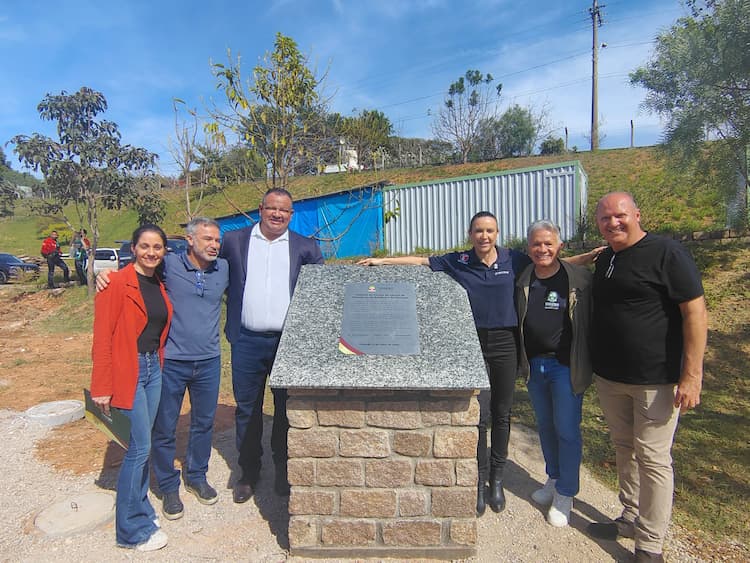 Lançamento da Pedra Fundamental  da Pista de Atletismo em Vinhedo